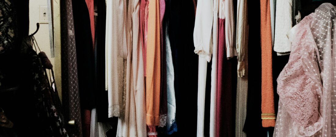 Como Organizar Muita Coisa em Pouco Espaço: Dicas Práticas