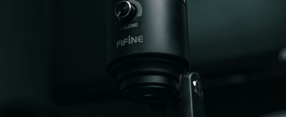 FIFINE Microfone Dinâmico USB/XLR: Qualidade Profissional