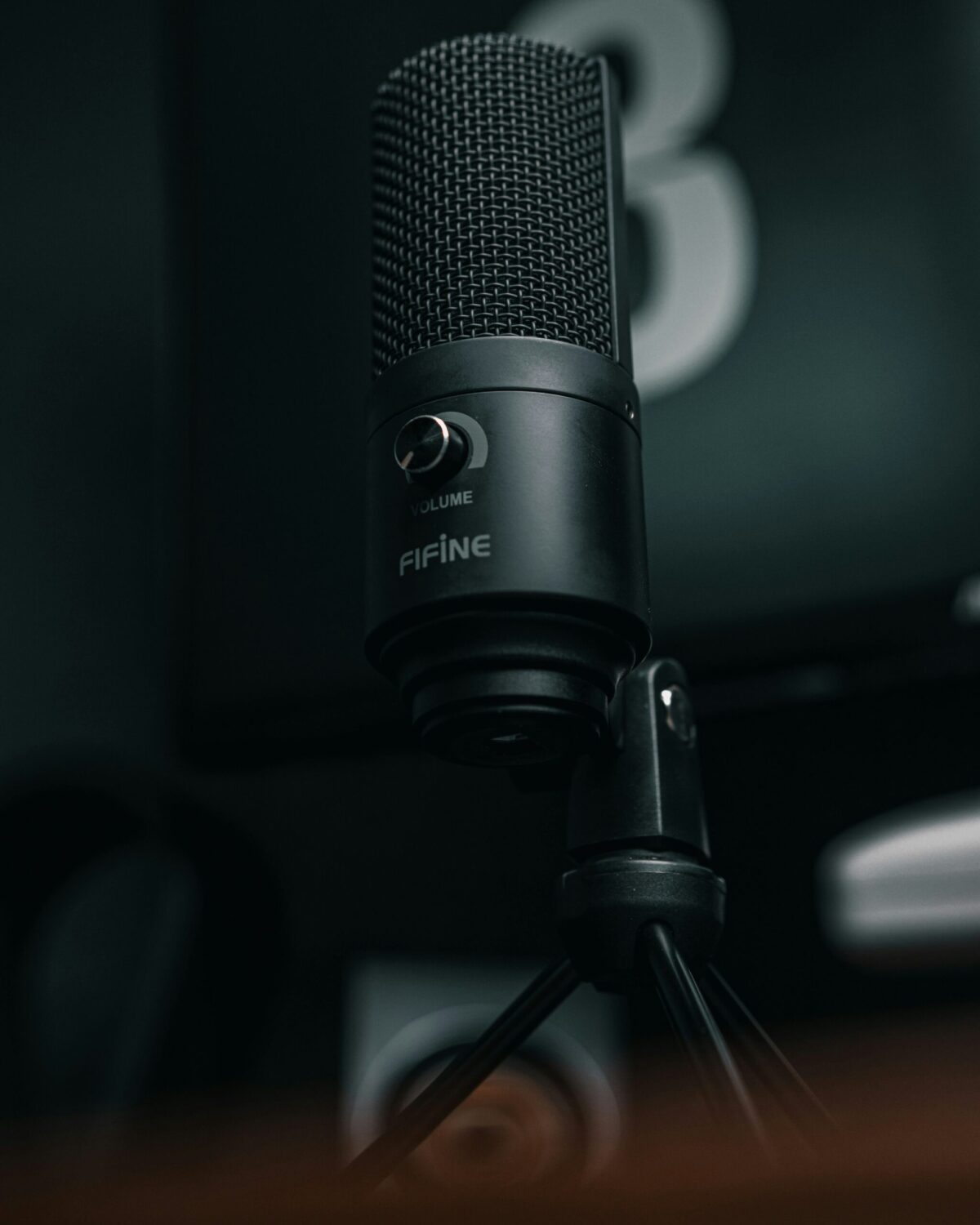 FIFINE Microfone Dinâmico USB/XLR: Qualidade Profissional