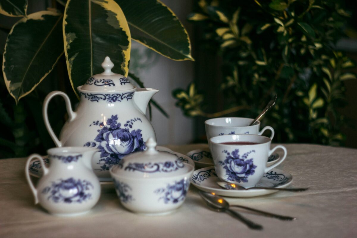 Qual a Diferença entre Porcelana, Cerâmica e Faiança? Descubra Qual é Melhor para Sua Casa