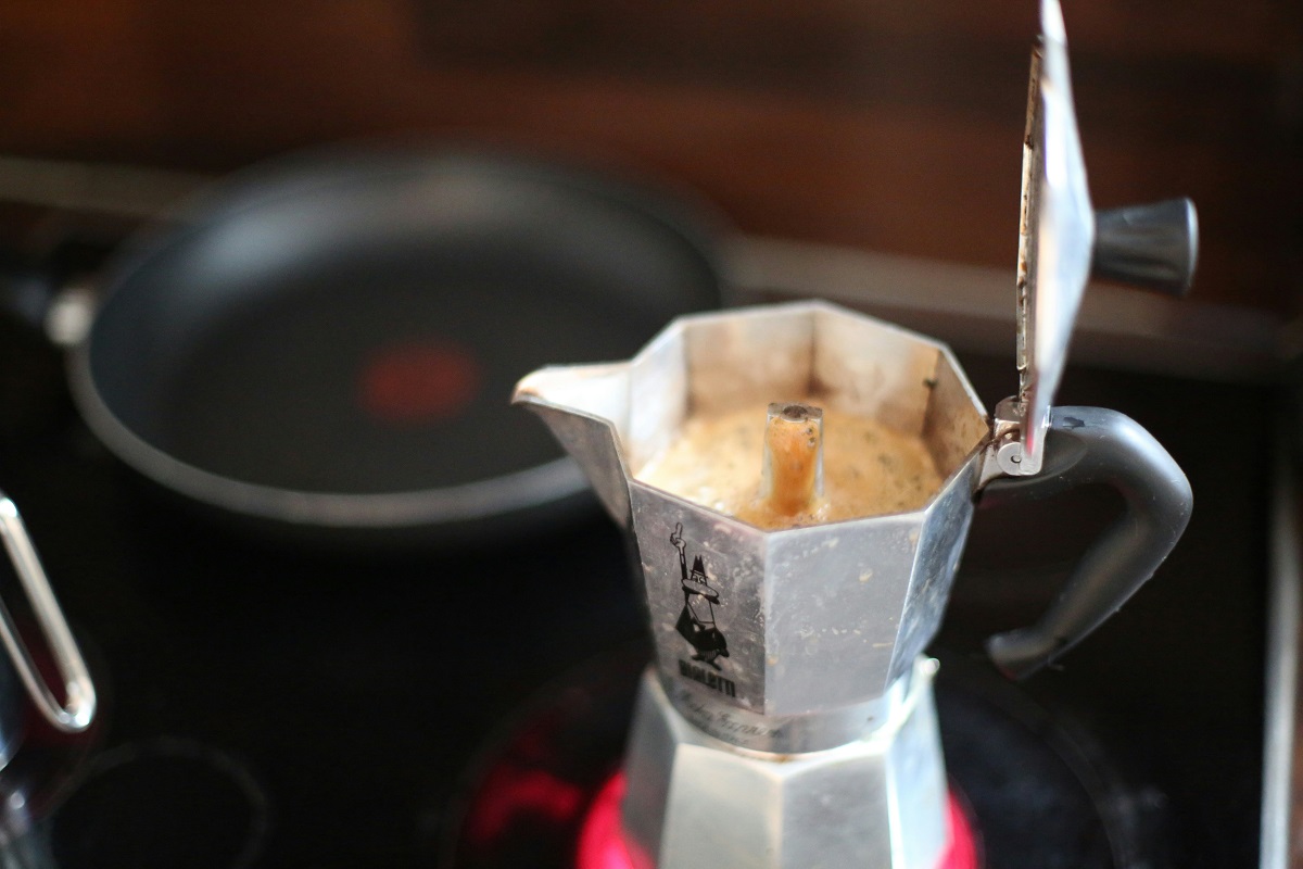Como Escolher a Melhor Cafeteira: Tipos, Características e Dicas Práticas